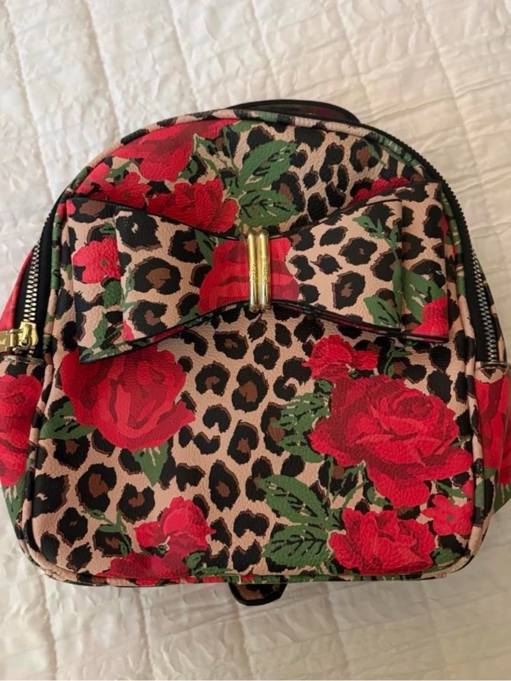 Betsey Johnson stylish crossbody